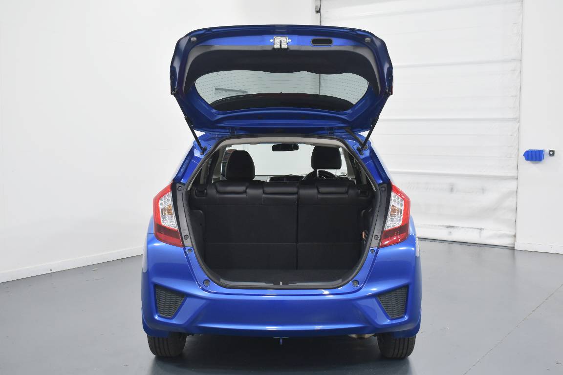 2014 Honda Fit 1.5L HYBRID 5 SEATER