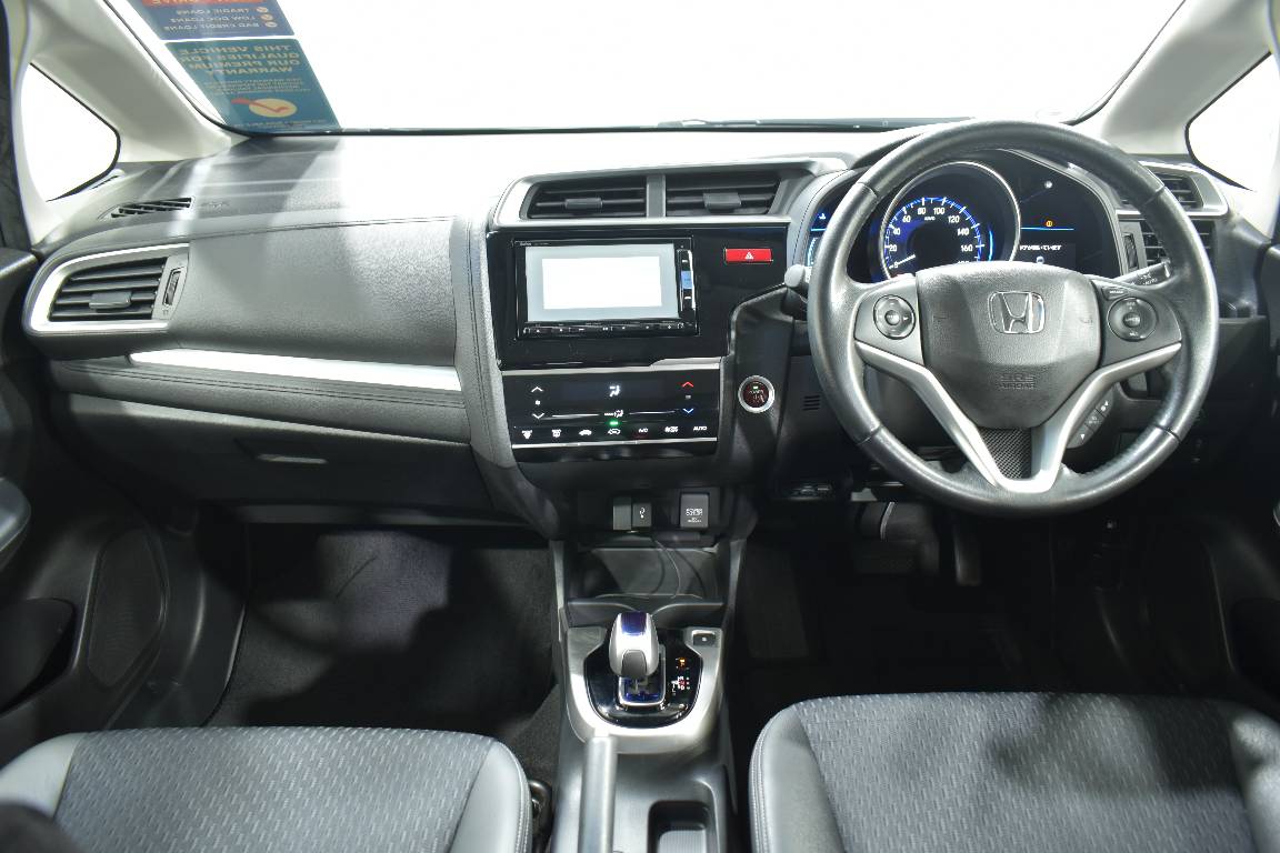 2014 Honda Fit 1.5L HYBRID 5 SEATER