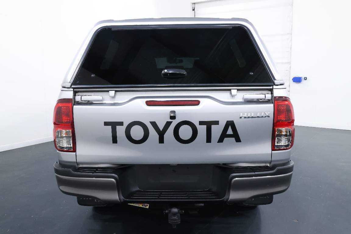 2019 Toyota Hilux SR (4X4)