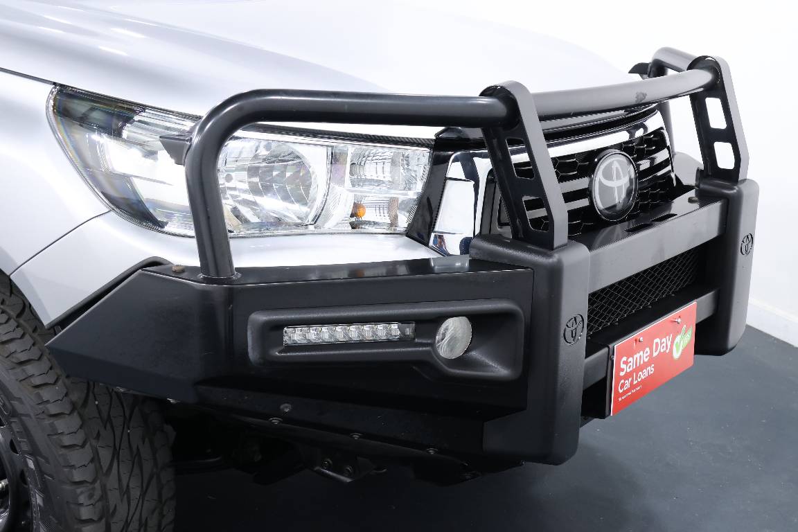 2019 Toyota Hilux SR (4X4)