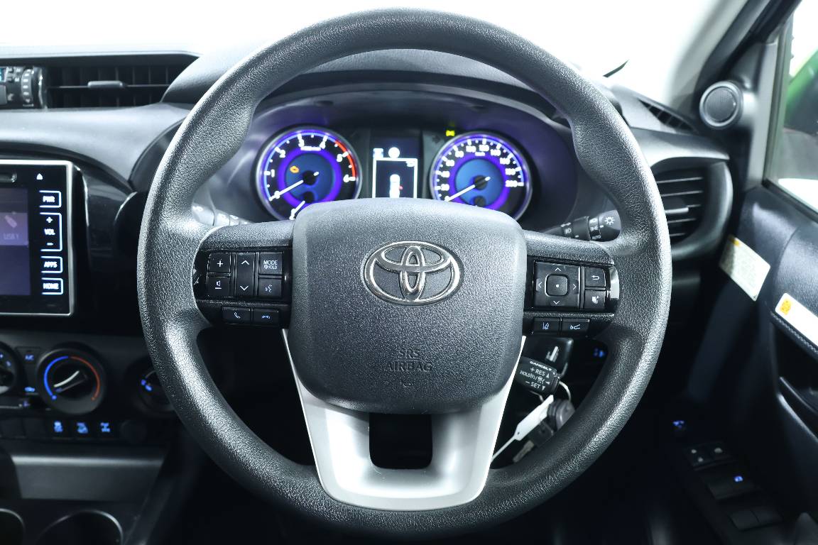 2019 Toyota Hilux SR (4X4)