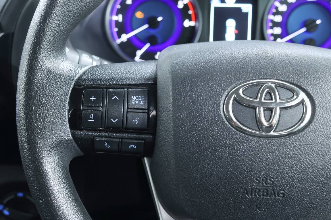 2019 Toyota Hilux SR (4X4)