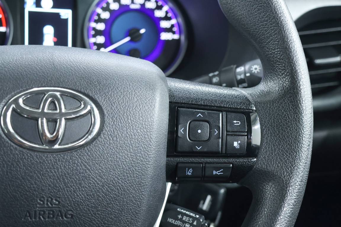 2019 Toyota Hilux SR (4X4)