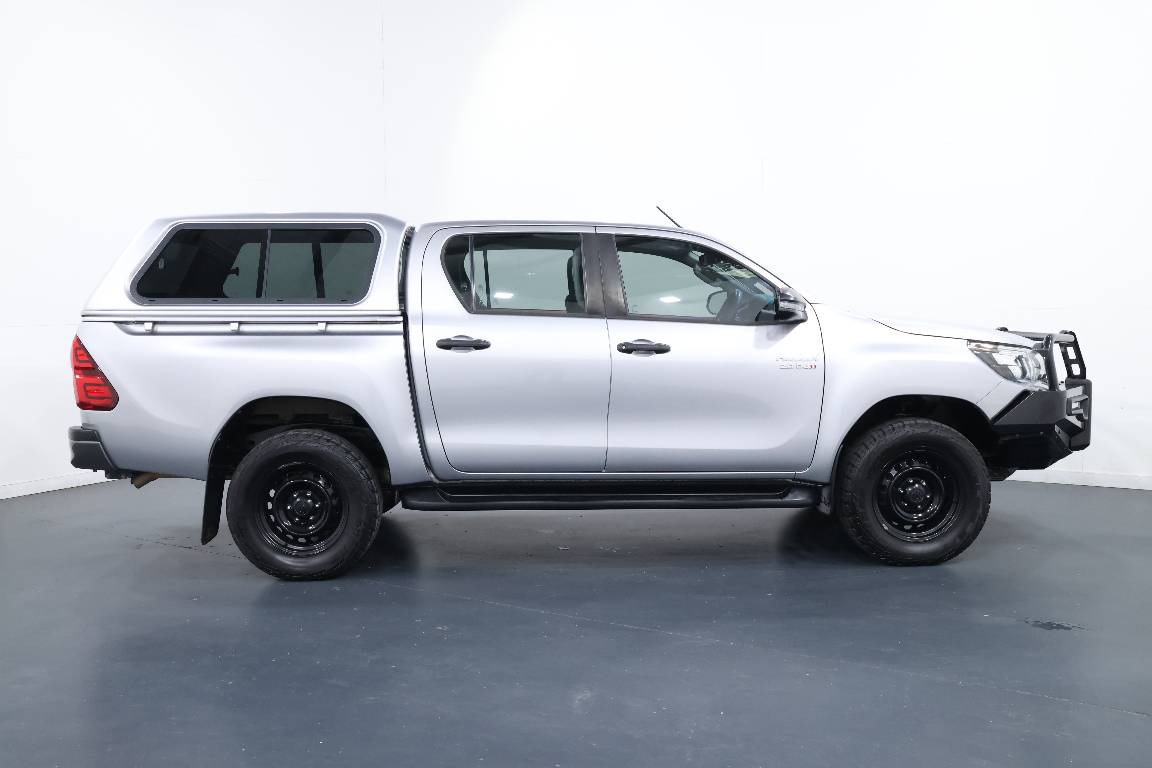 2019 Toyota Hilux SR (4X4)