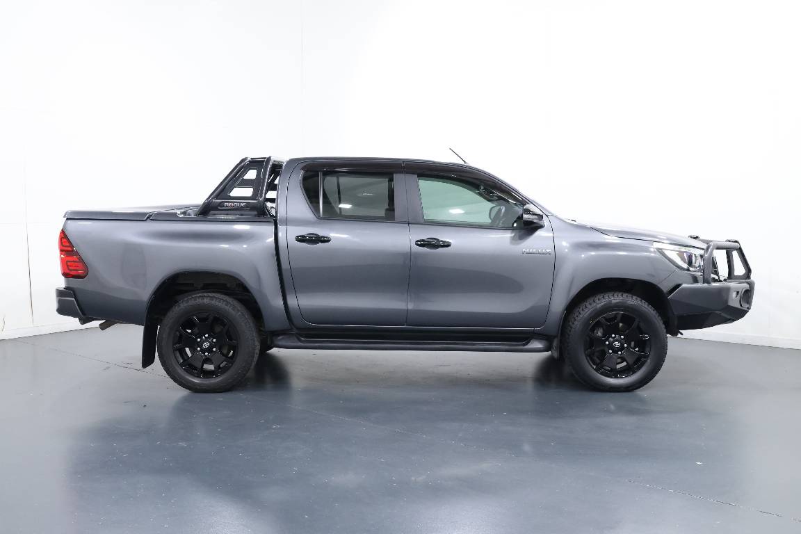 2019 Toyota Hilux ROGUE (4X4)