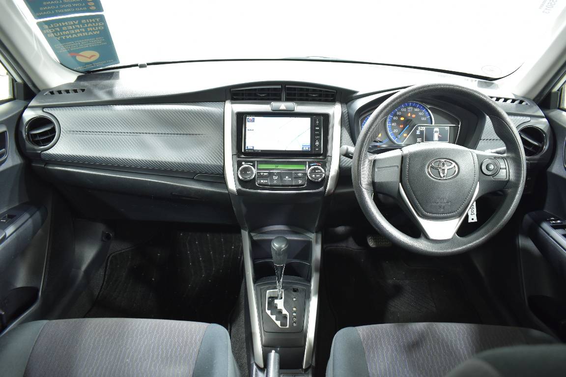 2013 Toyota Corolla Fielder 1.5L HYBRID 5 SEATER