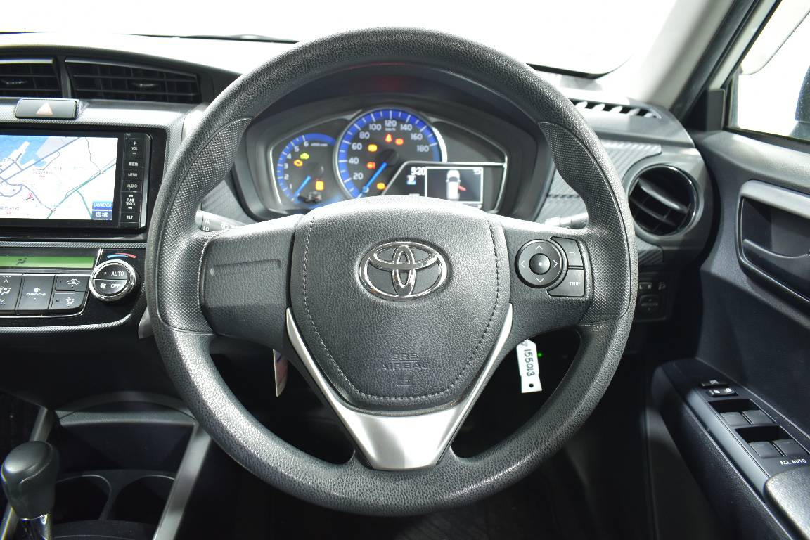 2013 Toyota Corolla Fielder 1.5L HYBRID 5 SEATER