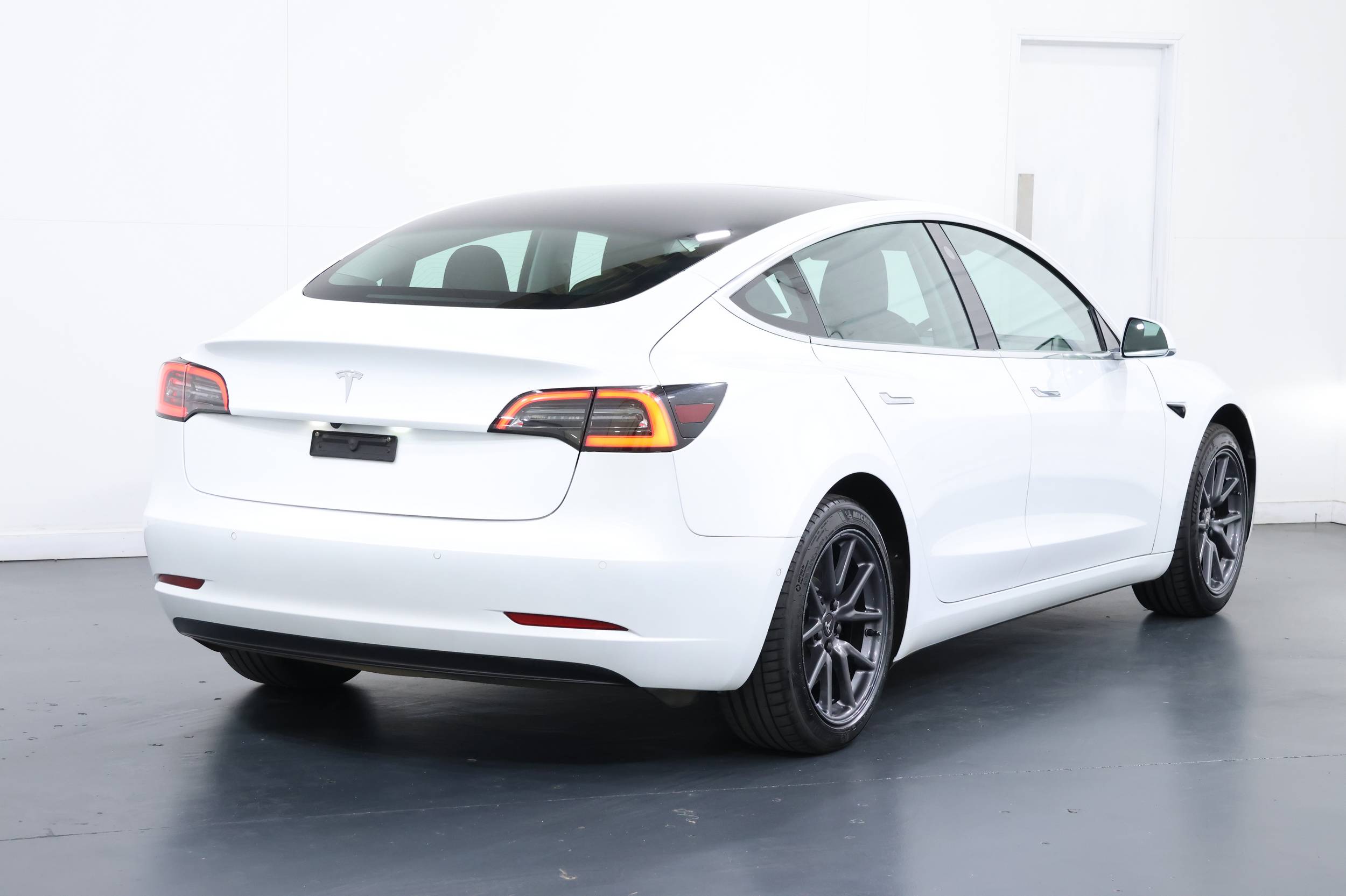 2020 Tesla Model 3 STANDARD RANGE RWD