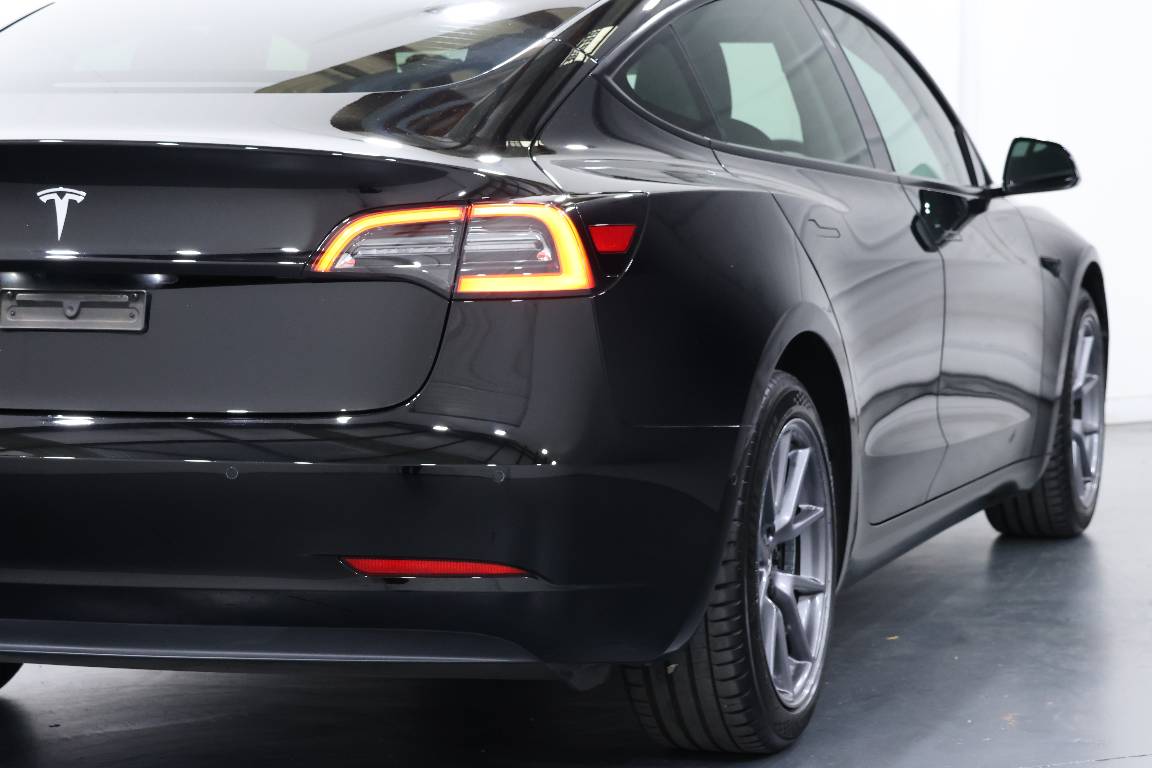 2022 Tesla Model 3 REAR-WHEEL DRIVE