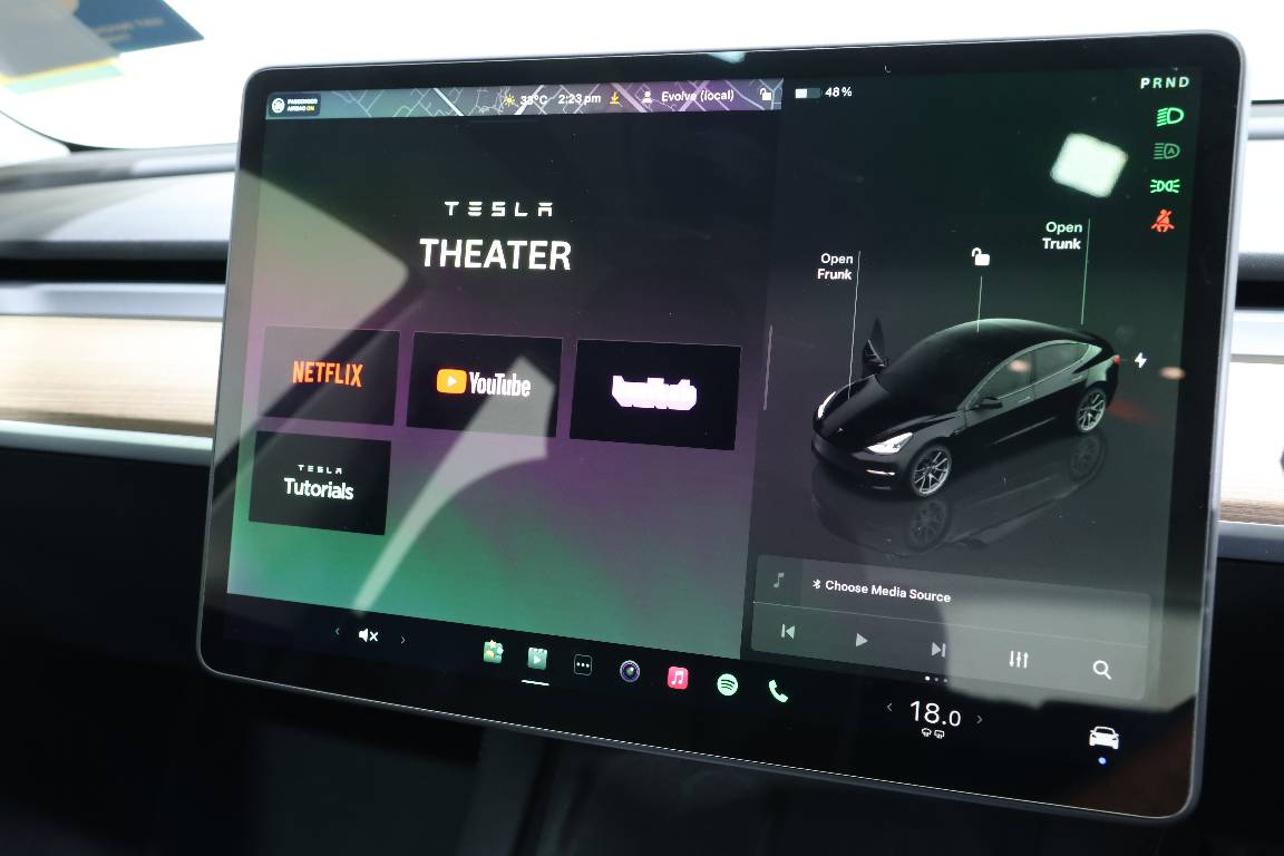 2022 Tesla Model 3 REAR-WHEEL DRIVE