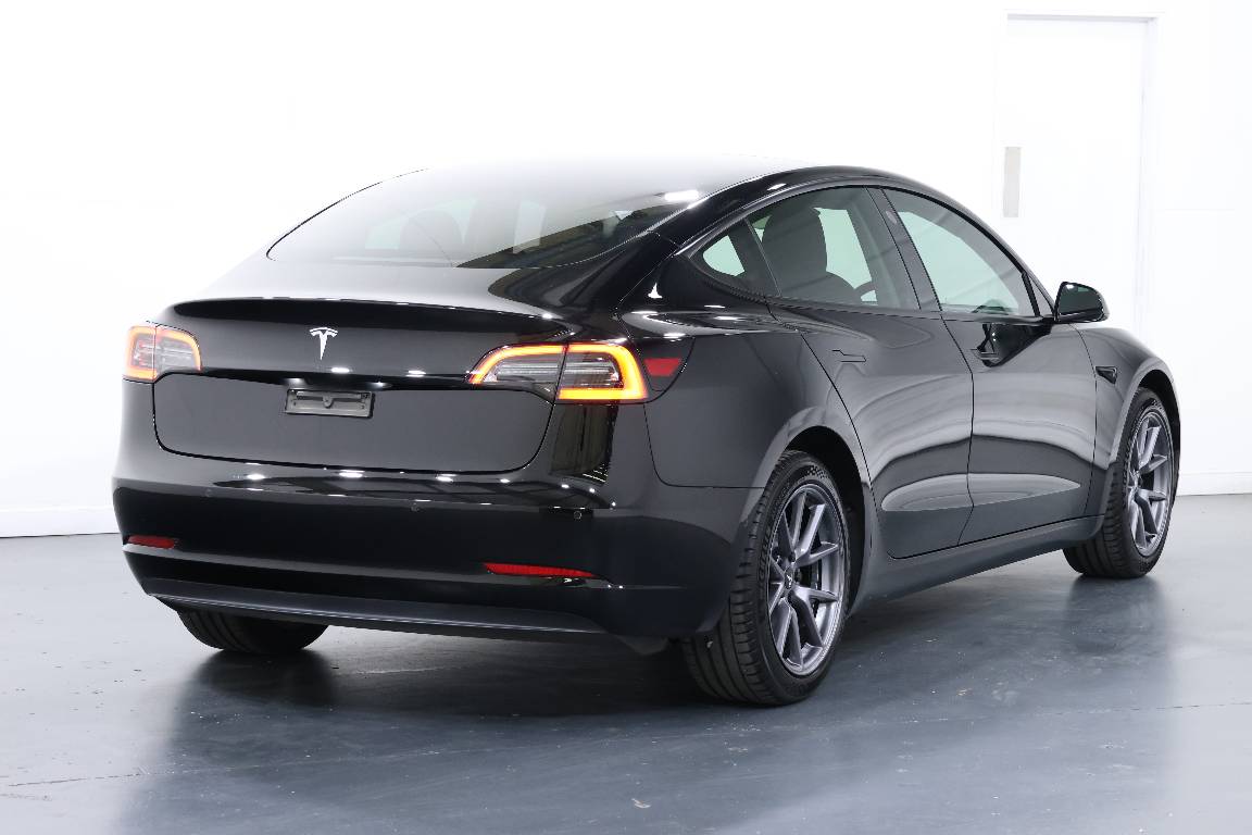 2022 Tesla Model 3 REAR-WHEEL DRIVE