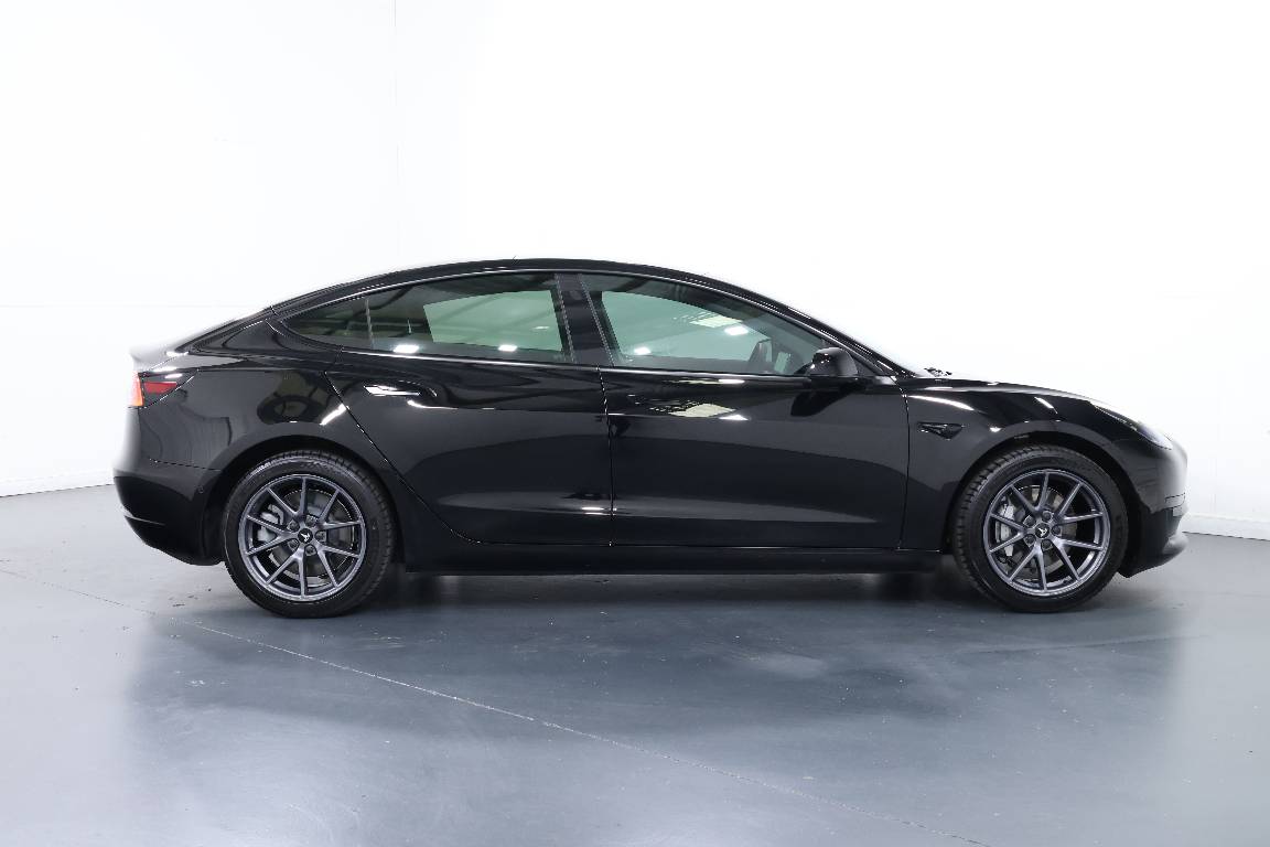 2022 Tesla Model 3 REAR-WHEEL DRIVE