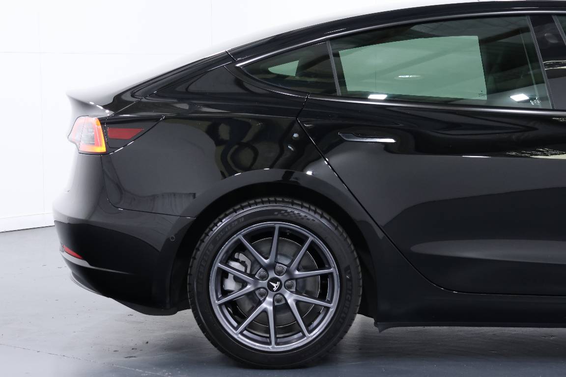 2022 Tesla Model 3 REAR-WHEEL DRIVE