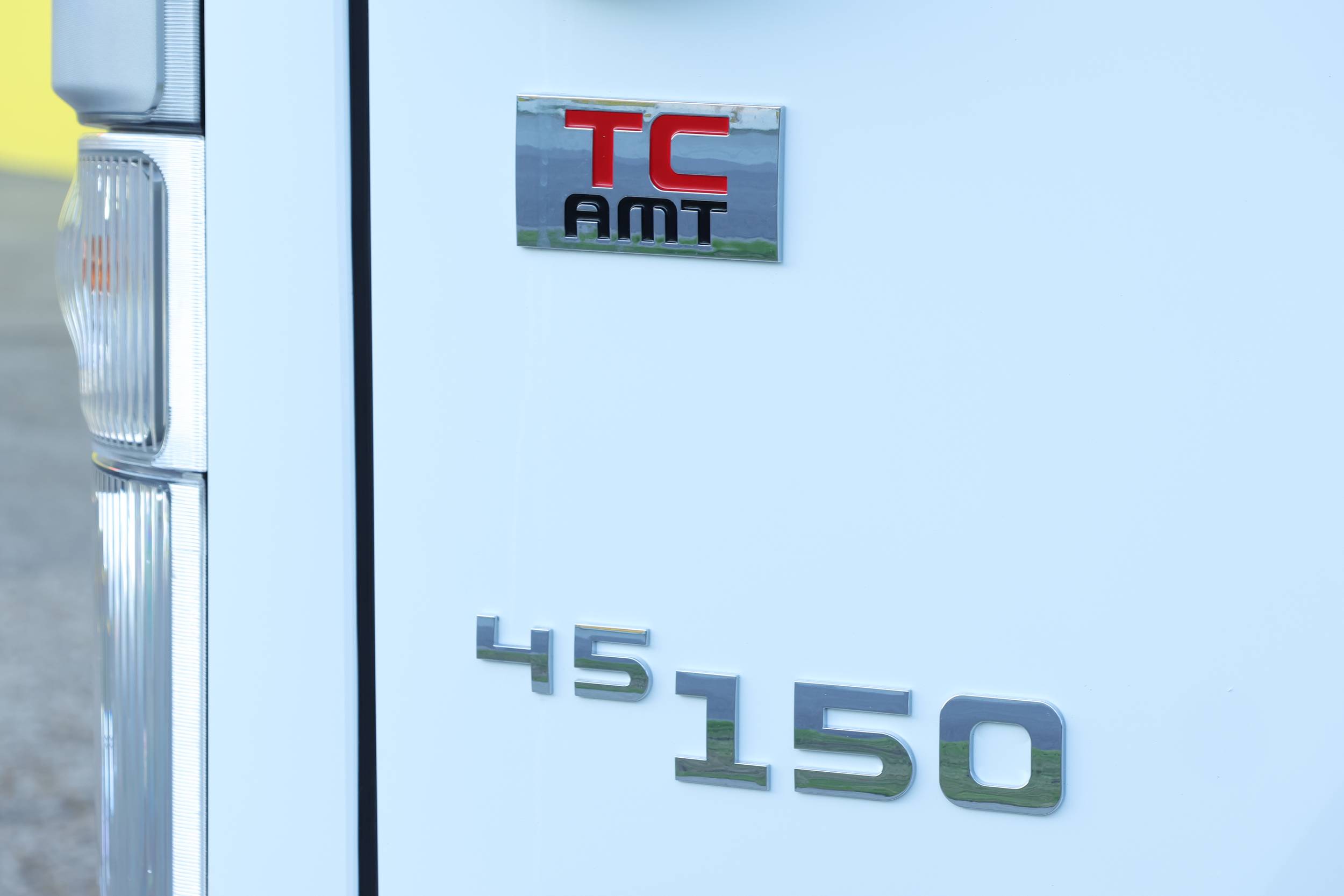 2024 Isuzu N Series NLR 45-150