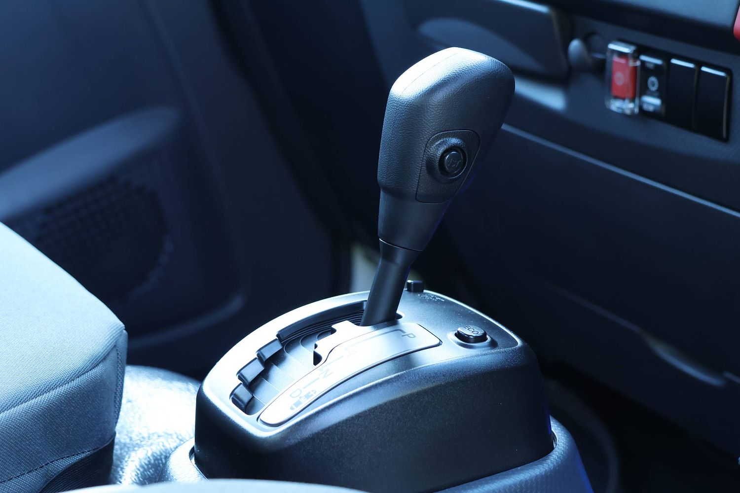 2024 Isuzu N Series NLR 45-150