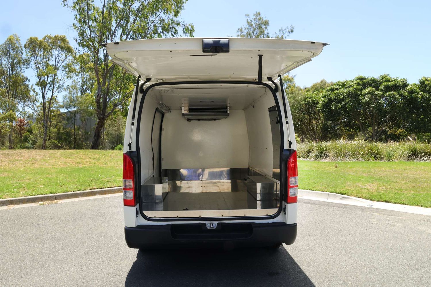 2013 Toyota Hiace REFRIGERATED -5C