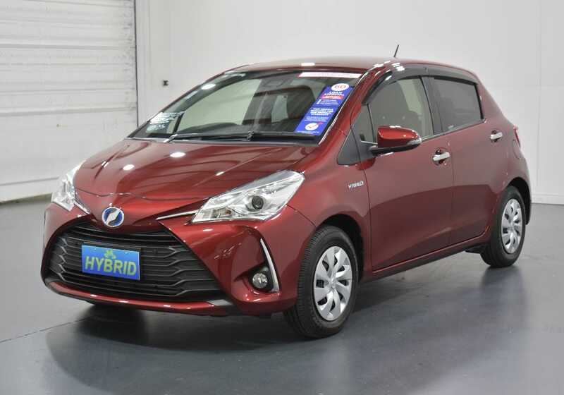 TOYOTA VITZ HYBRID 5 SEATER Other