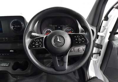 Mercedes-Benz Sprinter 519cdi High Roof Lwb 7g-tronic + Rwd