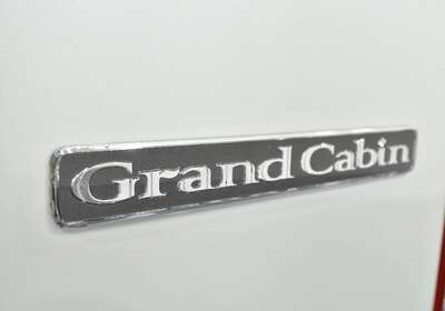 2012 TOYOTA HIACE GRAND CABIN 2.7LT 2WD PETROL 10 SEATER