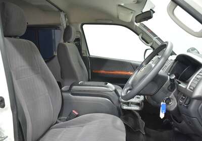 2011 TOYOTA HIACE 2.7L LWB WIDE SUPER GL 