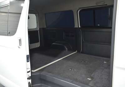 2011 TOYOTA HIACE 2.7L LWB WIDE SUPER GL 