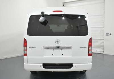 2011 TOYOTA HIACE 2.7L LWB WIDE SUPER GL 