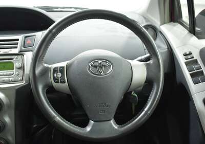 2006 TOYOTA YARIS YRS