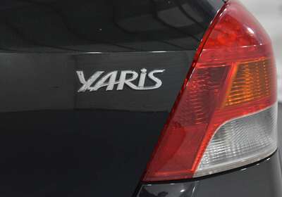 2009 TOYOTA YARIS YR