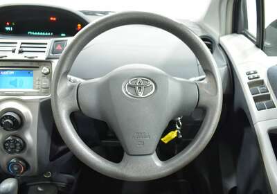 2009 TOYOTA YARIS YR