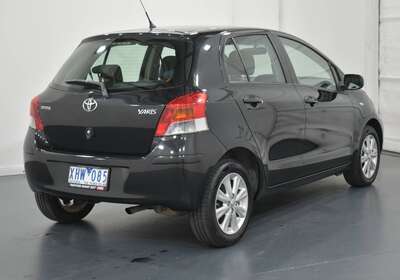 2009 TOYOTA YARIS YR