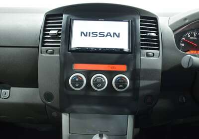 2014 NISSAN NAVARA ST-X 550 (4X4)