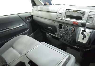 2013 TOYOTA HIACE 3.0LT AUTO DIESEL 2WD 3 SEATS
