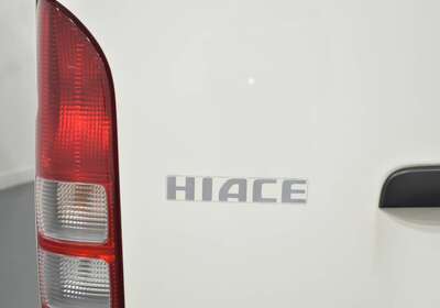 2014 TOYOTA HIACE 3.0L DIESEL 2WD 3 SEATER