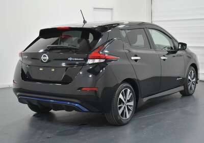 2019 NISSAN LEAF 100% ELECTRIC 5 SEATER