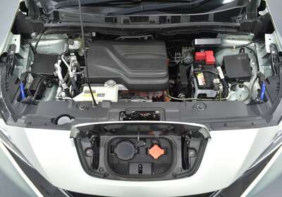 2017 NISSAN LEAF 100% ELECTRIC 5 SEATER