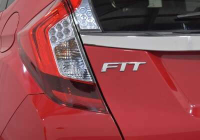 2017 HONDA FIT HYBRID 1.5L 5 SEATER