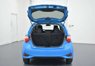 2017 TOYOTA VITZ HYBRID 1.5L 5 SEATER