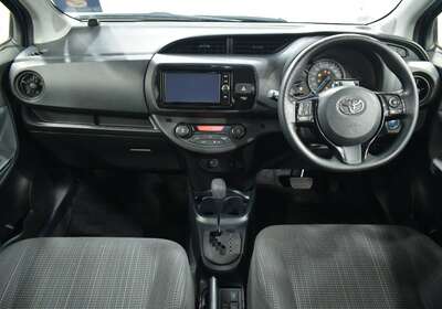 2017 TOYOTA VITZ HYBRID 1.5L 5 SEATER