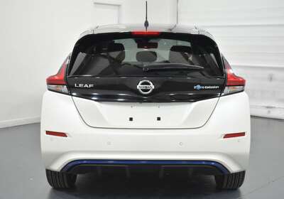 2018 NISSAN LEAF 100% ELECTRIC 5 SEATER