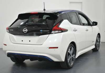 2018 NISSAN LEAF 100% ELECTRIC 5 SEATER