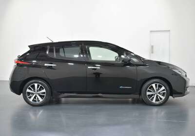 2019 NISSAN LEAF 100% ELECTRIC 5 SEATER