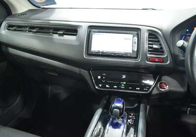 2014 HONDA VEZEL 1.5L HYBRID 5 SEATER