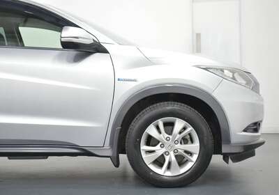 2014 HONDA VEZEL 1.5L HYBRID 5 SEATER