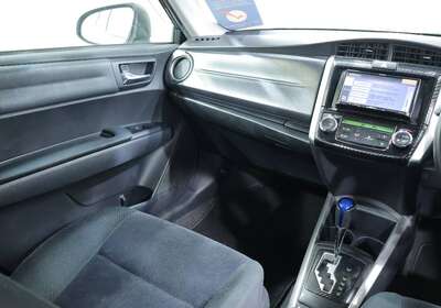 2014 TOYOTA COROLLA FIELDER 1.5L HYBRID 5 SEATER