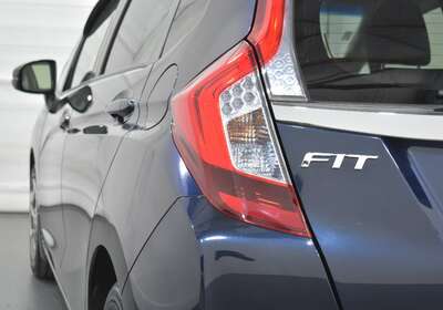 2016 HONDA FIT 1.5L HYBRID 5 SEATER