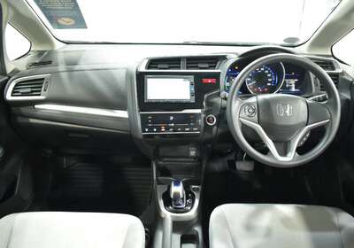 2016 HONDA FIT 1.5L HYBRID 5 SEATER