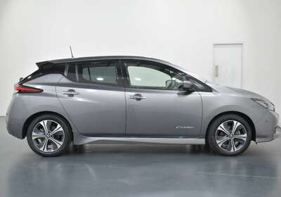 2019 NISSAN LEAF 100% ELECTRIC 5 SEATER