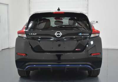 2019 NISSAN LEAF 100% ELECTRIC 5 SEATER