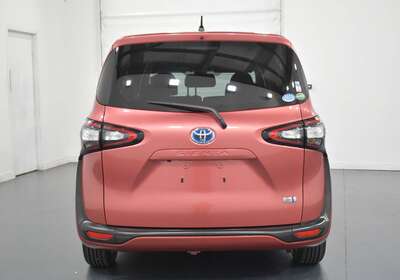 2017 TOYOTA SIENTA HYBRID 