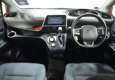 2017 TOYOTA SIENTA HYBRID 7 SEATER